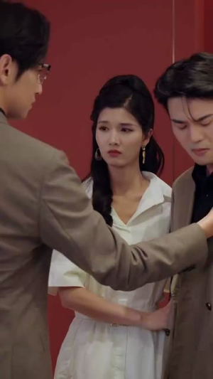 穿剧中我替窝囊女主战翻全场（30集）今日最火短剧