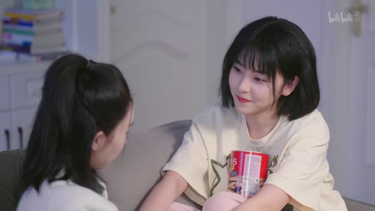 她今天有点奇怪（18集）百万短剧抢先看