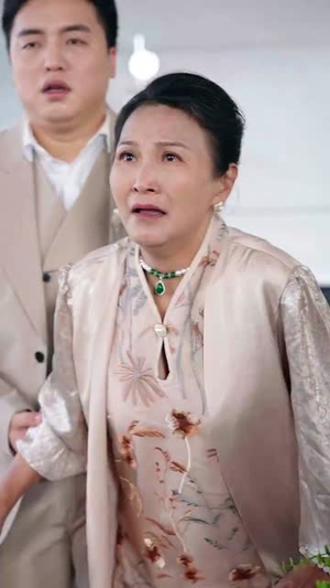 再回首闪婚老同学竟是首富（65集）全网短剧抢先看