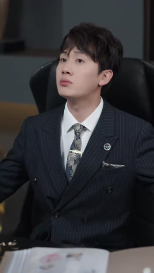 我和首富交换了人生（92集）精彩短剧片段