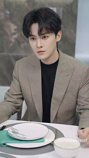 新婚夜，傻子老公抱紧了我（94集）短剧前十排行榜