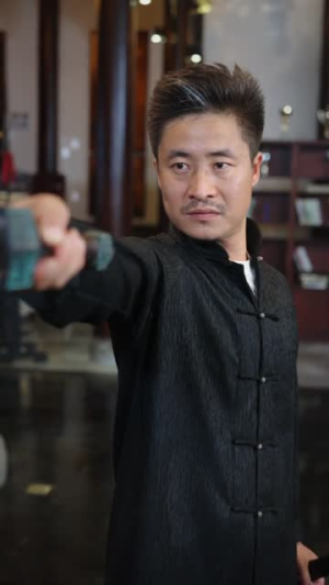 大夏剑圣(32集) 大夏剑圣(32集)短视频追剧推荐