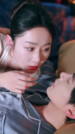 报告容先生，你的小甜妻要亲你了（119集）越看越好看短剧