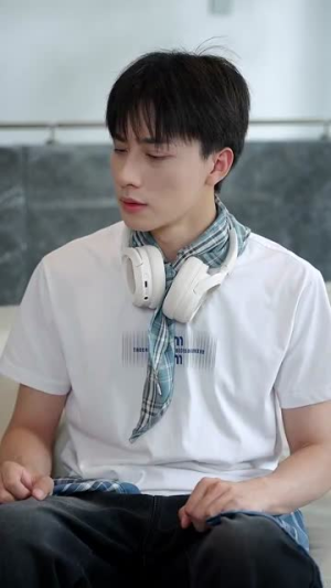 靠近老公就能涨修为这婚不离了(109集) 靠近老公就能涨修为这婚不离了(109集)热门短剧在线看