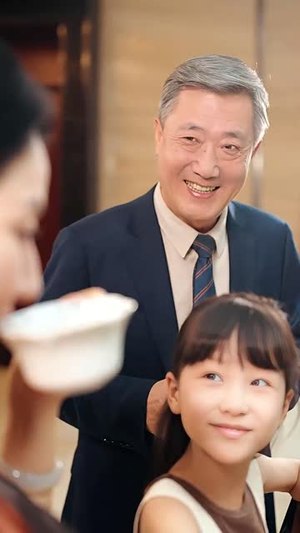 萌宝告状农民工爹地是战神 (60集) 短剧上热门