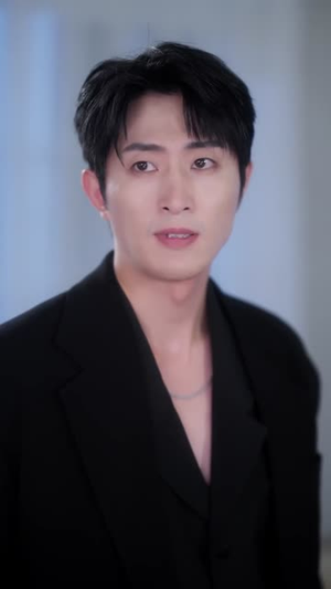 鸢尾盛开时恋她成瘾（20集）百度在线观看