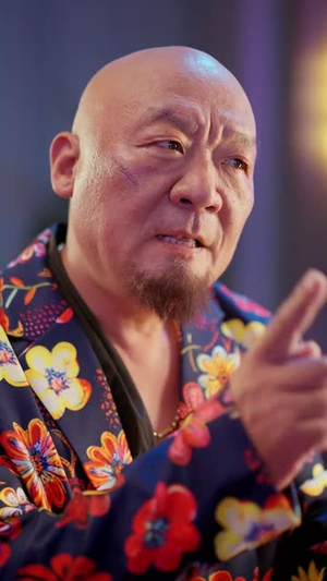 回春公寓房东他开挂了  (60集)排行榜前十短剧