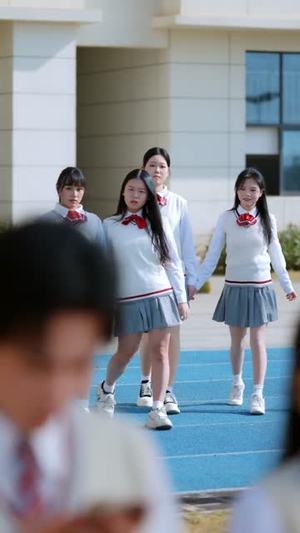 离校后,全校盼我归来(80集) 离校后,全校盼我归来(80集)免费观看就是爽