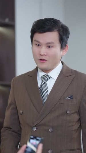 退！退！退！这个保镖不对劲（67集）最火短剧推荐