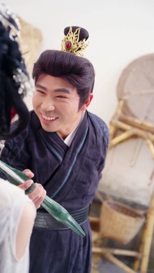 投资重生女帝，她竟叫我相公（80集）短剧