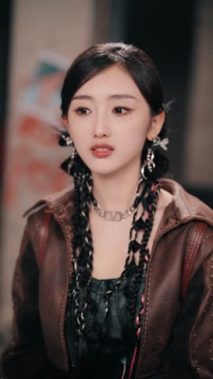 系统觉醒后，废材二小姐华丽逆袭（70集）免费版